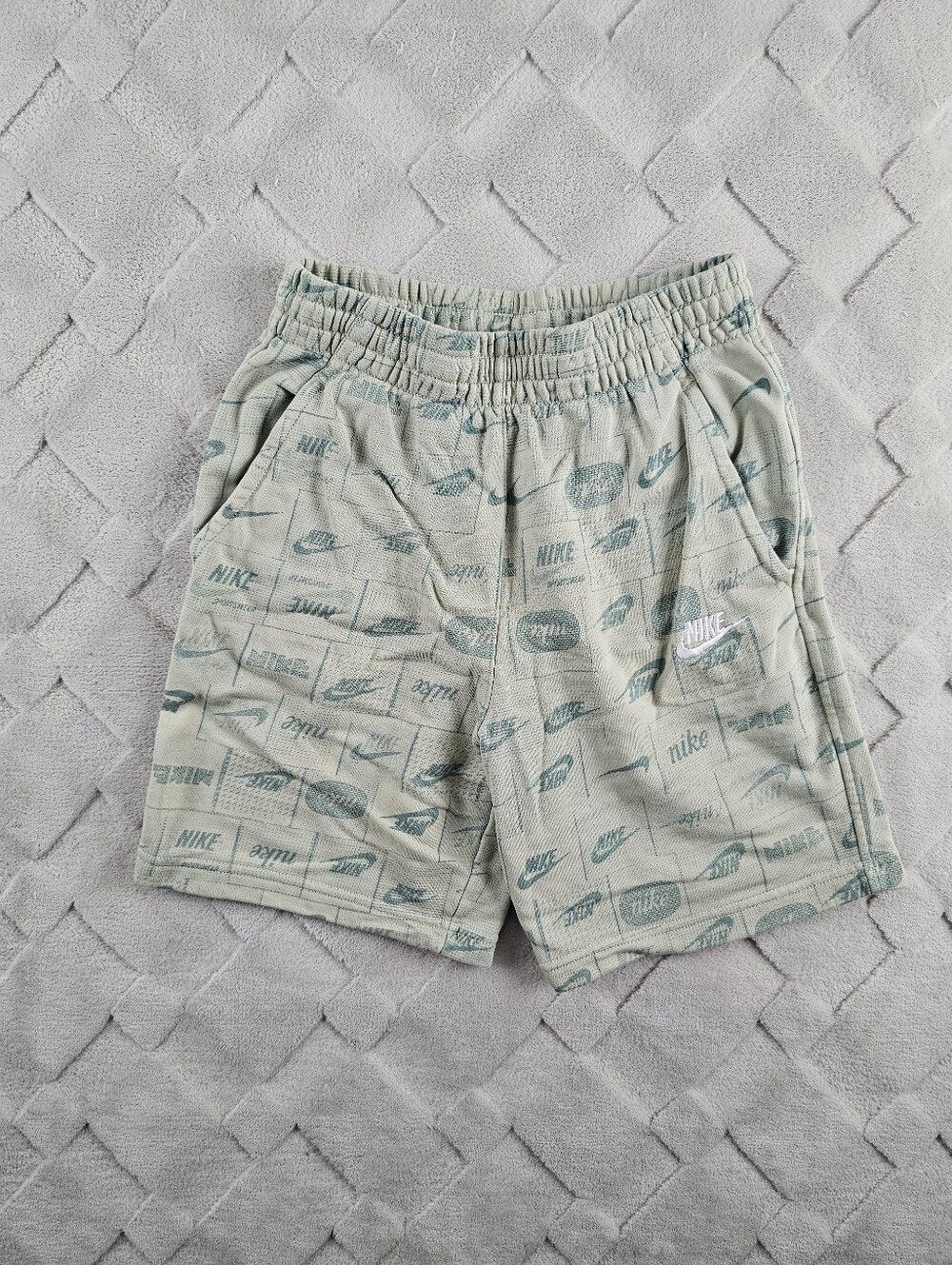 Nike Kids Sweat Shorts Youth Large All Over Print